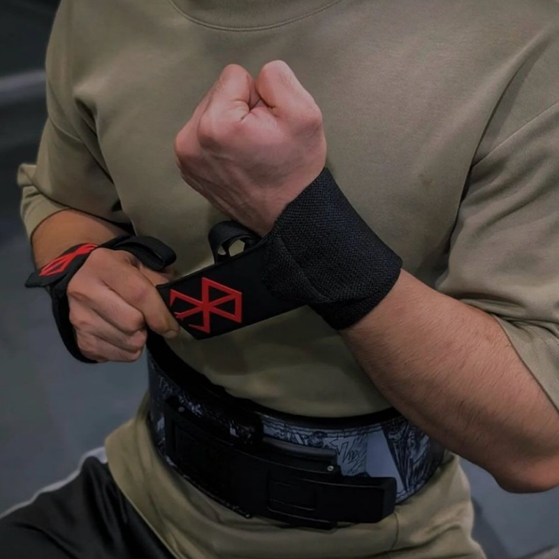 أربطة معصم رياضية لرفع الأثقال - مراجعة Rugged Sport Strap وسعره